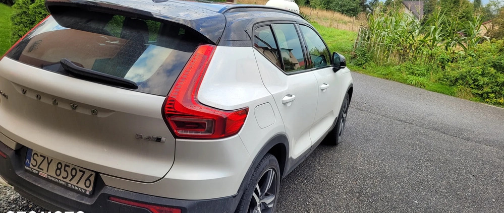 Volvo XC 40 cena 133000 przebieg: 68000, rok produkcji 2018 z Gryfów Śląski małe 277